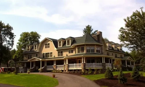 Какие гостевые дома лучше подходят для больших компаний