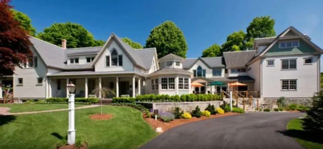 Какие гостевые дома лучше подходят для больших компаний