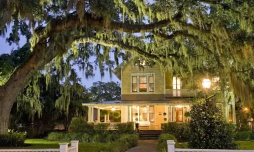 Личный опыт: как я впервые снял гостевой дом целиком