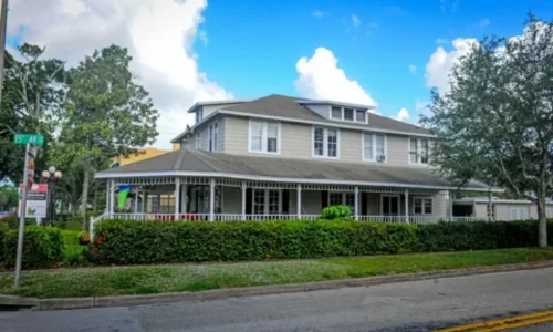 Нужно ли заранее уточнять правила проживания