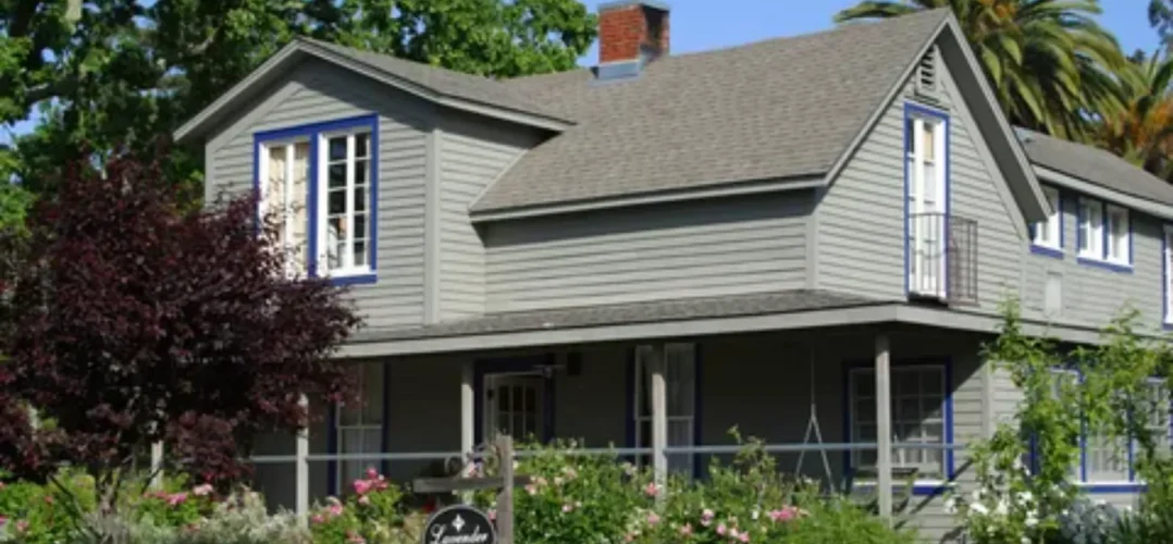 Подборка гостевых домов с каминами и банями